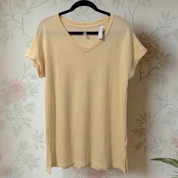 NWT HYBA (M) Tunic Ultra-Soft Activewear Stretch Rolled Sleeves Yellow - Medium - Picture 1 of 9